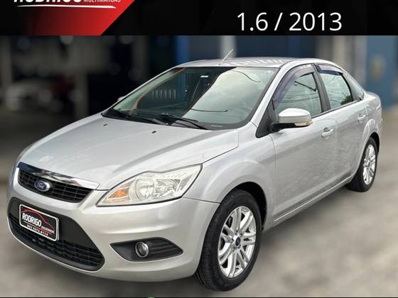 FORD FOCUS 1.6 GLX SEDAN 16V FLEX 4P MANUAL FORD FOCUS 1.6 GLX SEDAN 16V FLEX 4P MANUAL